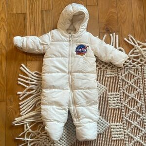 Gap snowsuit 12-18 months